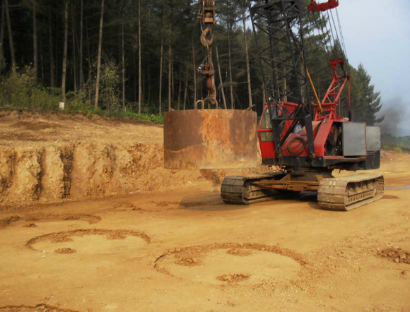 强夯置换施工工艺工法(图1) 强夯施工过程