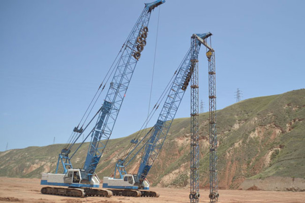 强夯地基处理时如何选择合适履带吊夯锤?(图1) 强夯地基夯锤重量的选择